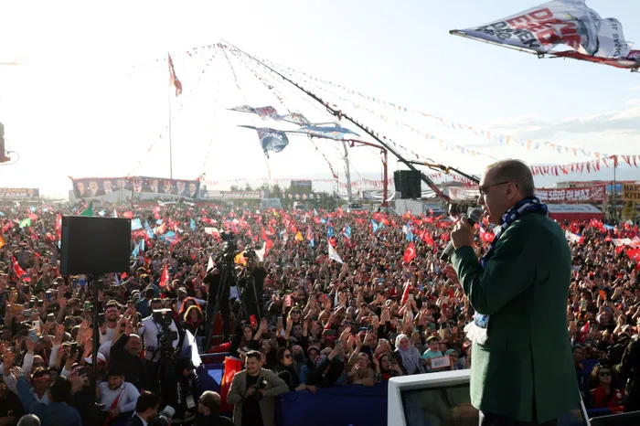 son-dakika-baskan-erdogan-erzurumda-vatandaslara-seslendi-1683303628304.jpg