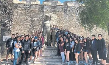 İstek’li gençlerden İzmir’e tarihi gezi