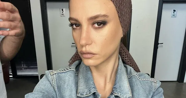 Panik yok! Serenay Sarıkaya takipçilerini korkuttu! Panik yok! Serenay Sarıkaya takipçilerini korkuttu!