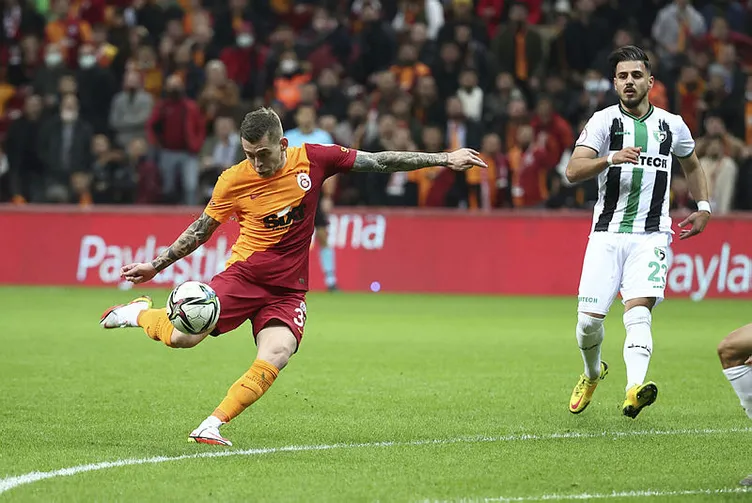 Son dakika: Galatasaray ilk yarıda şoka uğradı Denizlispor tarihe geçti! Abdülkadir Sünger maça damga vurdu…