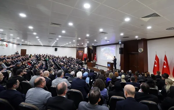 bakan-bayraktar-dunyada-enerji-krizinin-tam-ortasindayiz-1792491191902.jpg