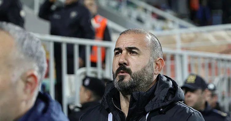 Gökhan Ünal, 1 galibiyette kaldı