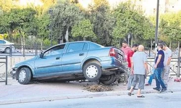 Kanala düşmekten son anda kurtuldu