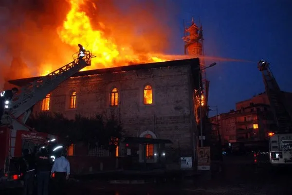 Tarihi Ulu Camii küle döndü
