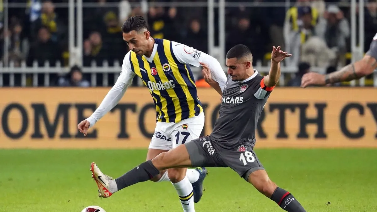  Fenerbahçe, Fatih Karagümrük'e konuk oluyor! Karşılaşmada ilk düdük çaldı
