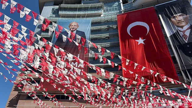 son-dakika-kemal-kilicdaroglu-3-yil-sonra-chp-genel-merkezinde-hazirliklar-tamamlandi-hangi-mesajlari-verecek-1780130437257.jpeg