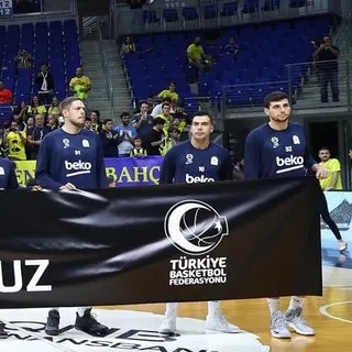 Fenerbahçe'nin Atatürk pankartını tutmayan Sloukas'tan savunma isteyeceği iddia edildi!