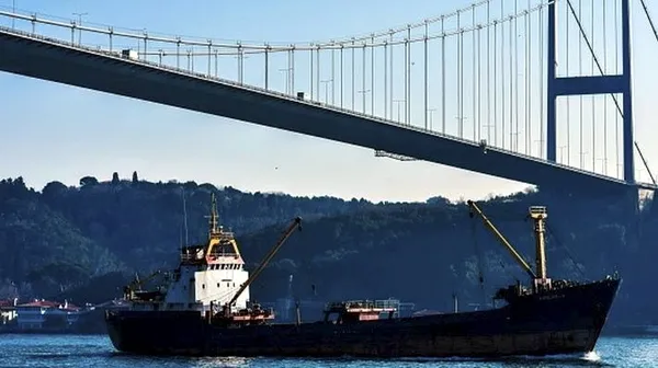 osman-gazi-gemisinin-gecisi-icin-istanbul-bogazi-gemi-trafigi-cift-yonlu-askiya-alindi-1748503417855.jpg