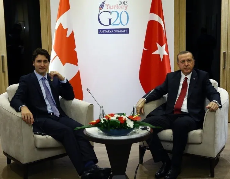 Rusya Ukrayna savaşı şiddetlenerek devam ediyor! Zelenskiy'den flaş açıklama: Havalimanı yerler bir...