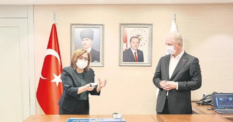 Hastalara takip cihazı takılacak