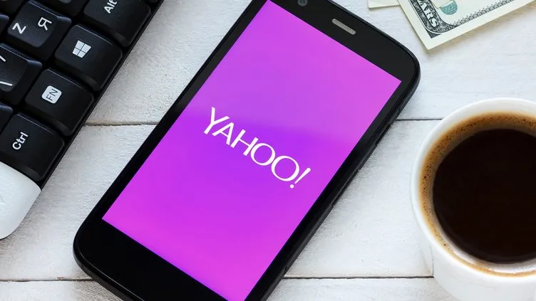 İnternet devi Yahoo satıldı!