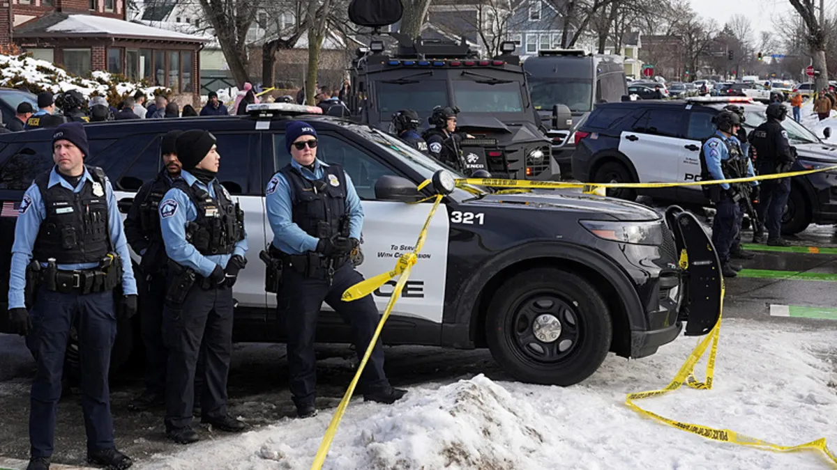 ABD’de skandal operasyon: ICE polisleri yanlışlıkla ABD vatandaşı kadını öldürdü! ABD’de skandal operasyon: ICE polisleri yanlışlıkla ABD vatandaşı kadını öldürdü!