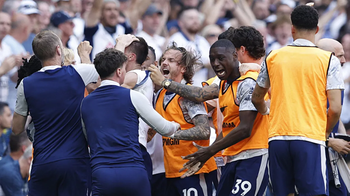 Tottenham, son haftada Premier Lig’de kaldı! Tottenham, son haftada Premier Lig’de kaldı!