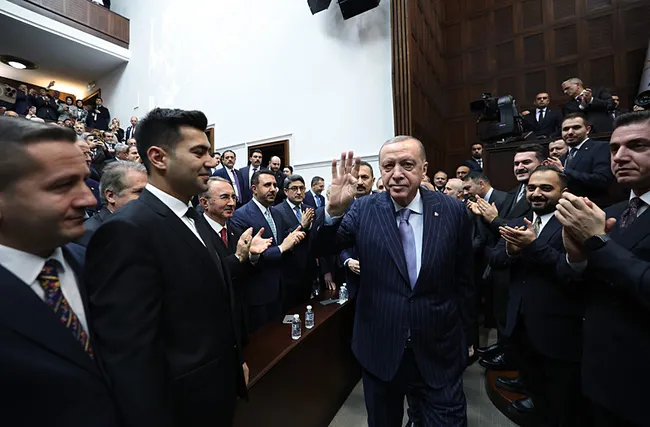 son-dakika-baskan-erdogandan-ak-parti-grup-toplantisinda-onemli-mesajlar-2026-ulkemiz-icin-reform-yili-olacak-1767781273766.jpeg SON DAKİKA | Başkan Erdoğan'dan AK Parti Grup Toplantısı'nda önemli mesajlar: 2026 ülkemiz için reform yılı olacak