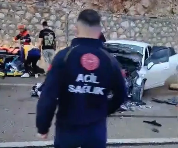 akcadag-develi-mevkiinde-trafik-kazasi-9-yarali-1779557190071.jpg