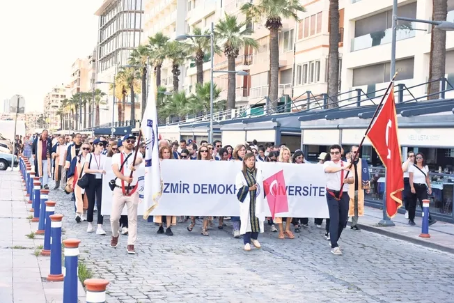 izmir-demokrasi-universitesi-sekiz-yilda-hizla-buyuyen-bir-devlet-universitesi-1753946583599.jpeg