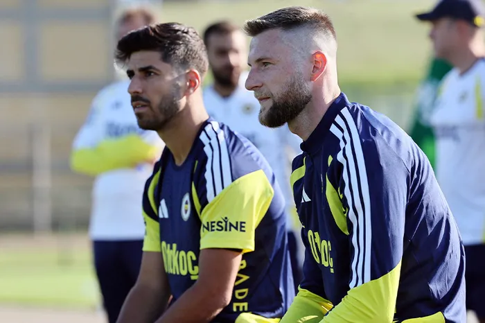 fenerbahcede-milan-skriniar-icin-ayrilik-iddiasi-surpriz-talip-1782591323564.jpg