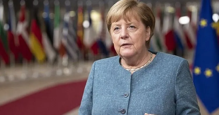 Merkel’in faturaları meclisi karıştırdı