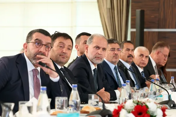 bakan-ciftci-yil-sonuna-kadar-sokak-kopegi-sorunu-bitecek-1781702157569.jpg