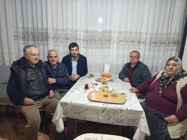 ak-parti-anamur-teskilati-iftar-sofralarinda-vatandaslarla-bulusuyor-1773062103999.jpg