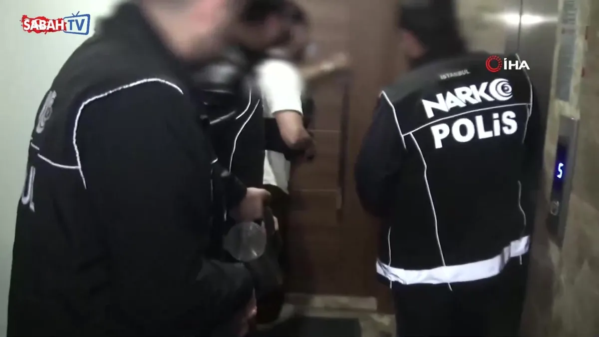 İstanbul’da uyuşturucu operasyonu: 67 kilo metamfetamin ele geçirildi | Video videosunu izle İstanbul’da uyuşturucu operasyonu: 67 kilo metamfetamin ele geçirildi | Video videosunu izle