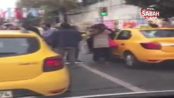 Osmanbey’de taksicilerin “yolcu alma” kavgası kamerada
