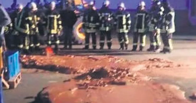 Bir ton çikolata yollara döküldü Avrupa Haberleri