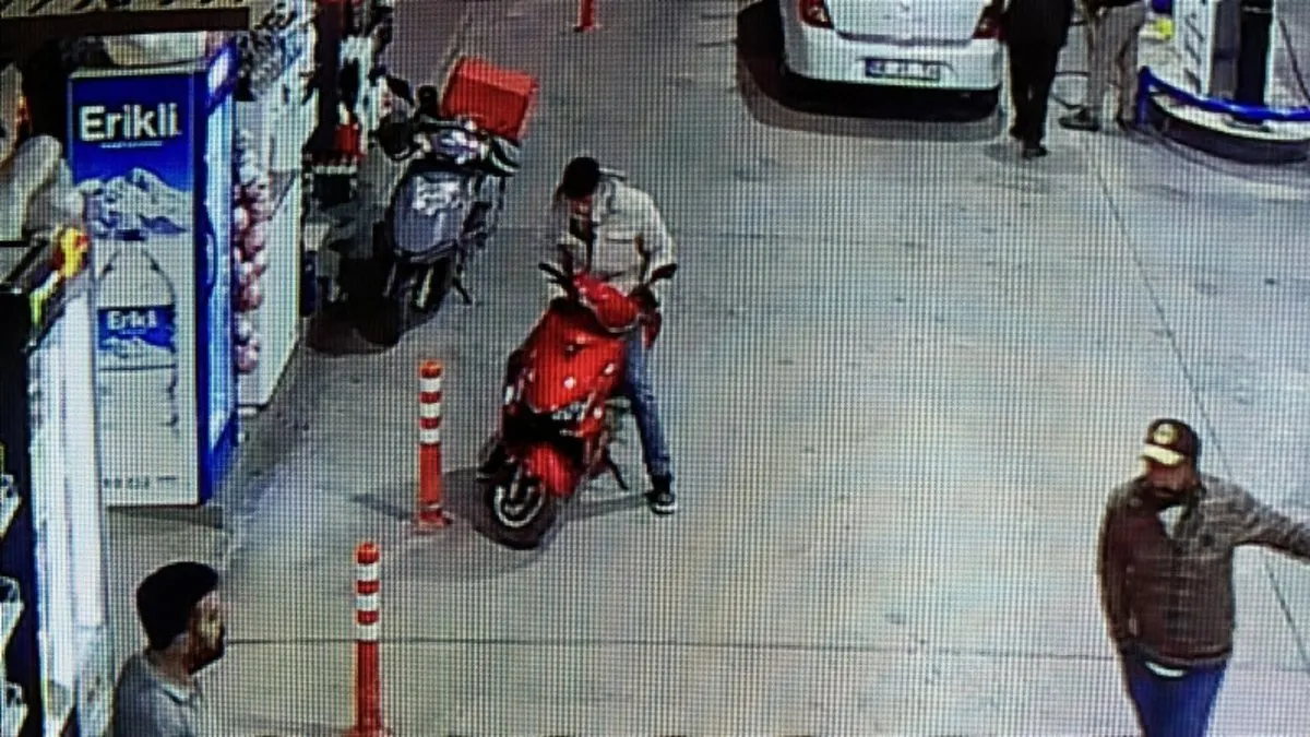 Aksaray'da akılalmaz olay: Dubai çikolatası çalmak için...