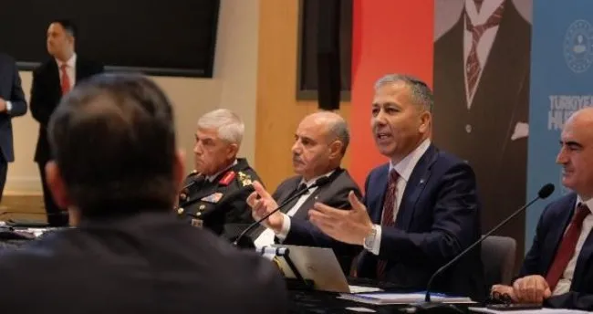 Bakan Yerlikaya: Bir tane çetenin bile nefes almasını istemiyoruz Bakan Yerlikaya: Bir tane çetenin bile nefes almasını istemiyoruz