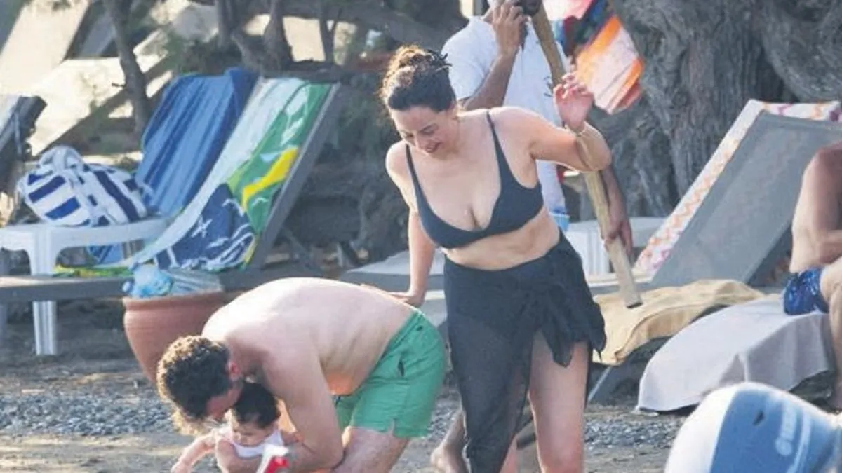 Arya bebek denizle tanıştı Arya bebek denizle tanıştı