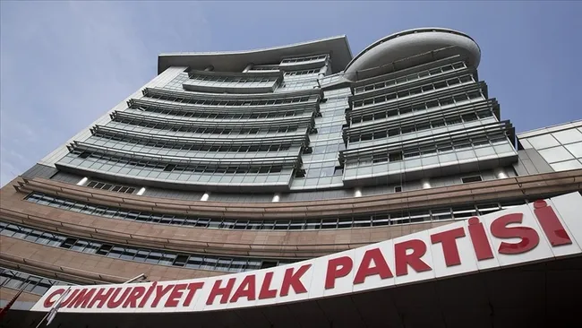 turgut-koctan-chp-kurultayi-itiraflari-ozel-ve-agbabanin-bilgisi-vardi-delegelere-verilen-rusvetler-1780496886219.jpg Turgut Koç'tan CHP kurultayı itirafları: