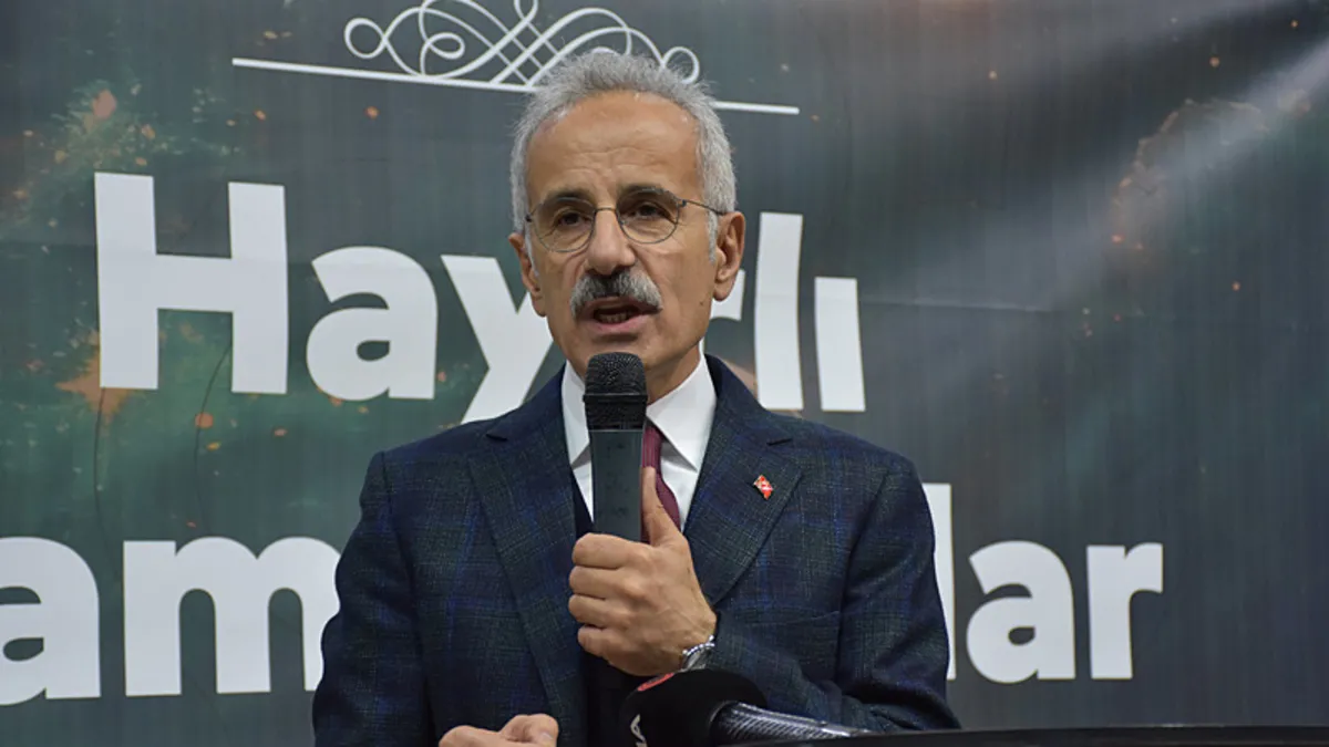 Ulaştırma ve Altyapı Bakanı Uraloğlu: Türkiye’den yardım bekleyen coğrafyalara sahip çıkacağız Ulaştırma ve Altyapı Bakanı Uraloğlu: Türkiye’den yardım bekleyen coğrafyalara sahip çıkacağız