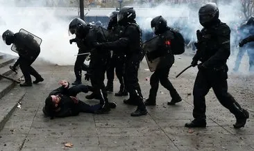 Son dakika: Paris’te polisin attığı gaz kapsülü AA foto muhabirini yaraladı