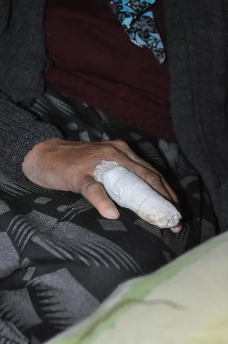 89 yaşındaki kadın parmağı kırılarak gasbedildi