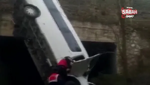 Bilecik'te minibüs dere yatağına uçtu: 13 kişi yaralandı | Video