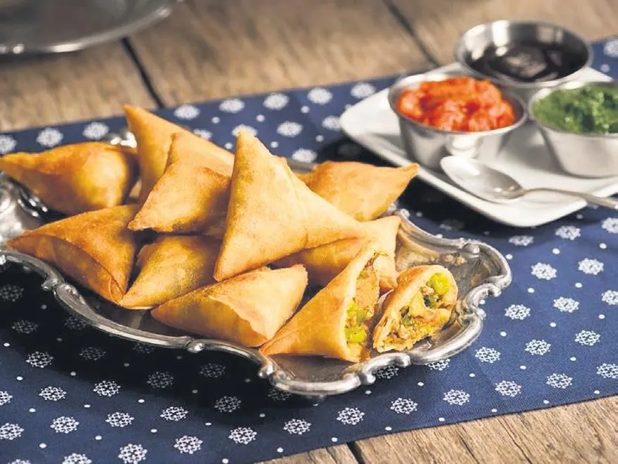 Hint sofrası – İDİL AÇIKALIN Hint sofrası – İDİL AÇIKALIN