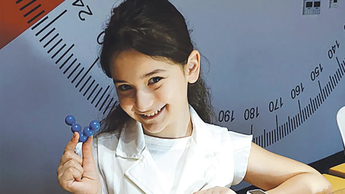 Matematik dâhisi Lina’dan anlamlı armağan