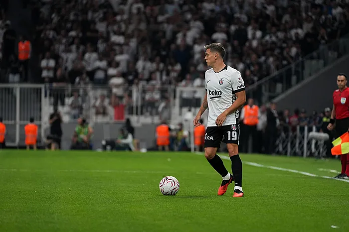 besiktas-evinde-kazandi-mac-fazlasiyla-liderlige-yukseldi-1789152194853.jpeg