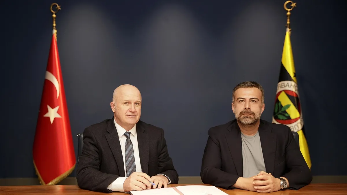 Fenerbahçe’de futbol akademi genel koordinatörü Şenol Çorlu oldu Fenerbahçe’de futbol akademi genel koordinatörü Şenol Çorlu oldu
