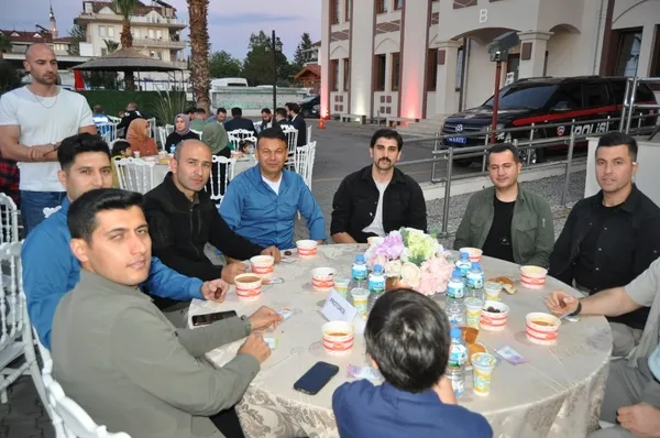 fethiye-emniyet-mudurlugunun-iftar-programina-yogun-ilgi-oldu-1712355188913.jpg