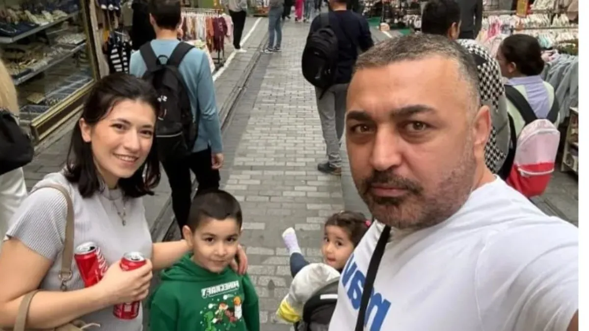 Almanya’dan Türkiye’ye uzanan acı tatil! Anne ve iki çocuğu son yolculuğuna uğurlandı Almanya’dan Türkiye’ye uzanan acı tatil! Anne ve iki çocuğu son yolculuğuna uğurlandı