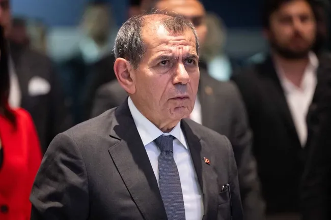 son-dakika-haberi-galatasaray-baskani-dursun-ozbekten-fenerbahce-ve-mourinho-icin-cok-konusulacak-sozler-irkci-1741780410452.jpeg