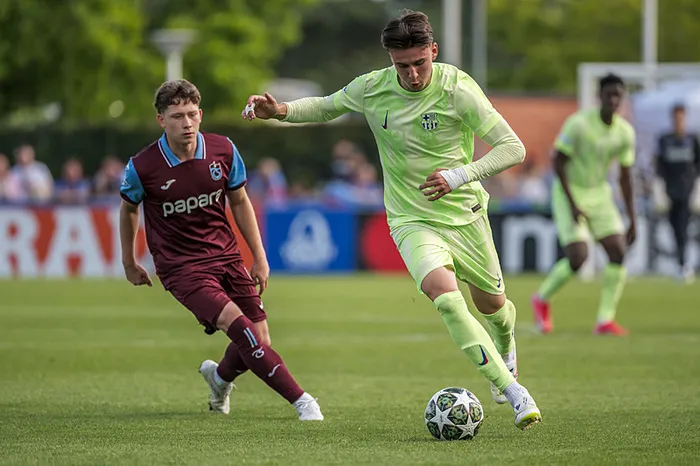 canli-trabzonspor-u19-barcelona-u19-macta-ilk-yari-sona-erdi-1745859189525.jpeg