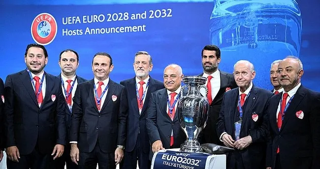 Son dakika haberi: Sabah Spor yazarları Euro 2032 kararını yorumladı Son dakika haberi: Sabah Spor yazarları Euro 2032 kararını yorumladı