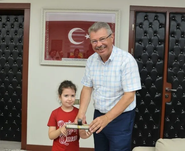Dr. Sadık Ahmet’in eşinden Başkan Akay’a ziyaret