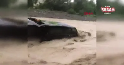 SON DAKİKA: Samsun’da sel sularında sürüklenen araçtaki ölüm kalım mücadelesi kamerada!