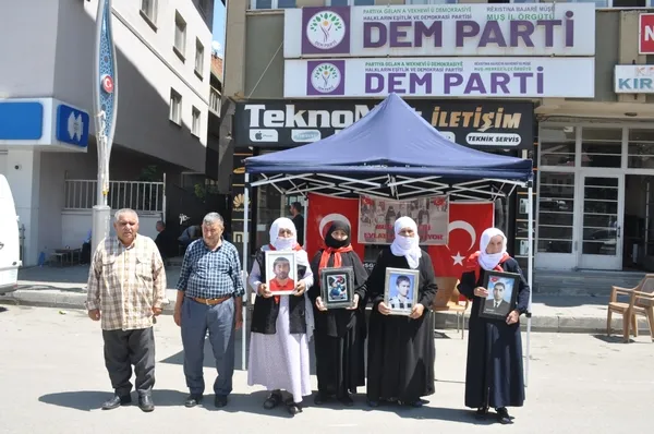 muslu-ailelerin-eylemi-suruyor-1784114930016.jpg