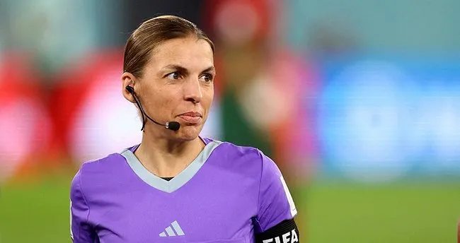 FIFA Dünya Kupası'nda ilk kez bir kadın hakem düdük çalacak