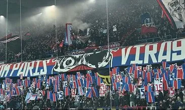 PSG taraftarları, maçlarda oruç açma arası verilmesinin yasaklanmasını pankartla protesto etti