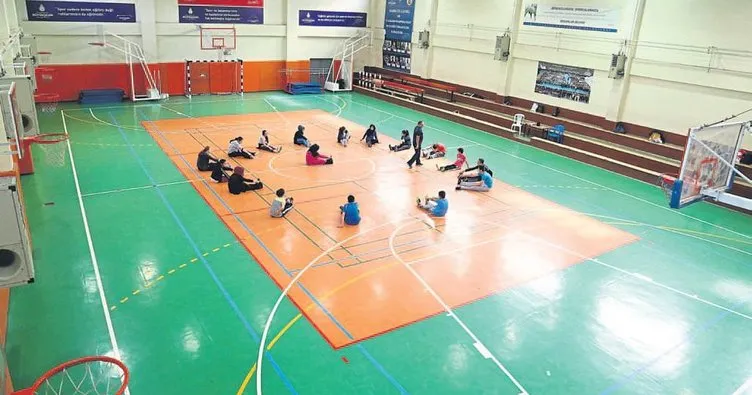İzmir’de her okul birer spor kulübü olacak